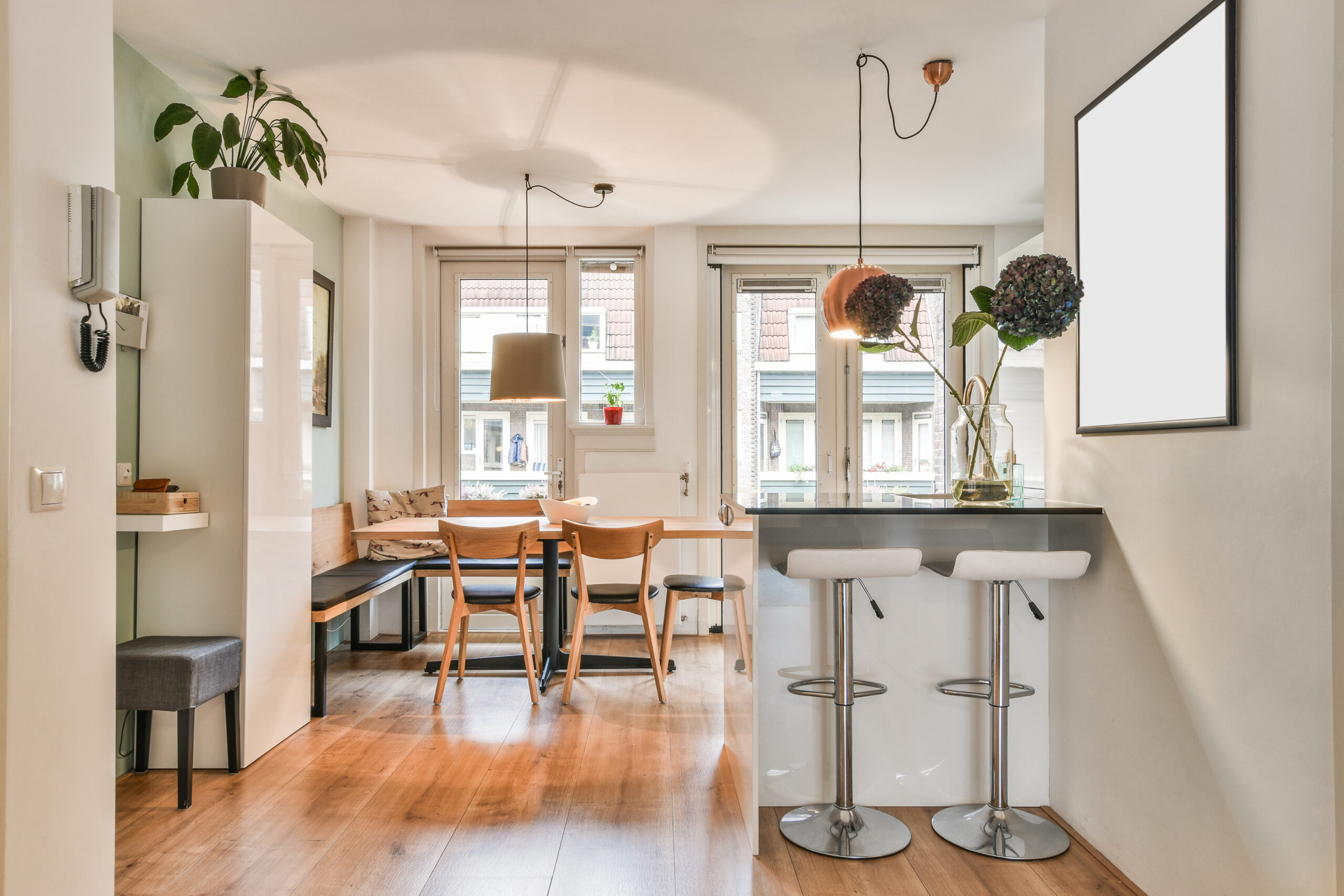 Modern Kitchen & Dining